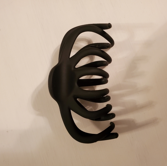 4 Hair Claw Clips - Picture 4 of 10